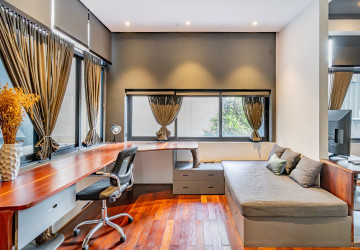 3 Bedroom Serviced Apartment For Rent - Tonle Bassac, Phnom Penh thumbnail