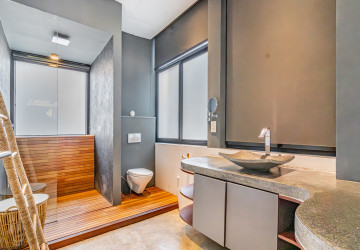 3 Bedroom Serviced Apartment For Rent - Tonle Bassac, Phnom Penh thumbnail