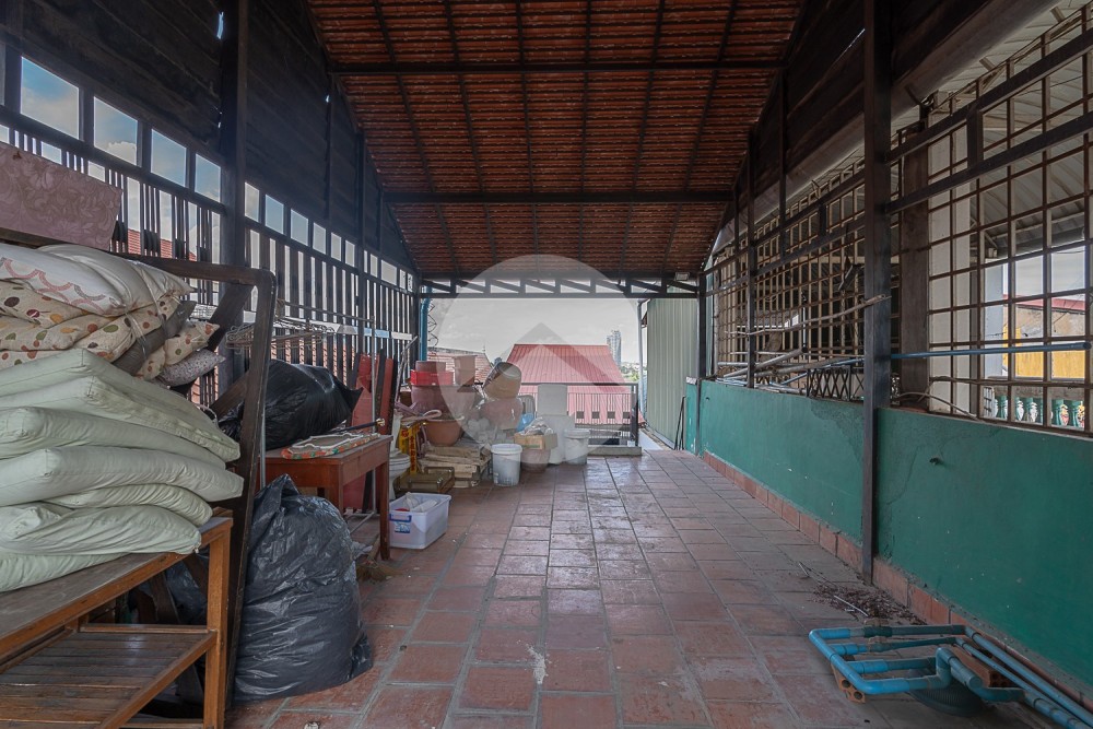 Renovated Duplex 2 Bedroom Apartment For Sale - Riverside, Phnom Penh - Image 21