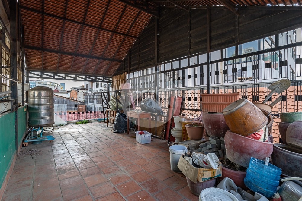 Renovated Duplex 2 Bedroom Apartment For Sale - Riverside, Phnom Penh - Image 20
