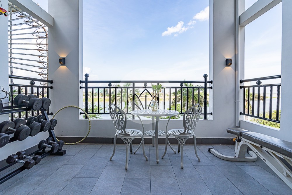 Renovated Duplex 2 Bedroom Apartment For Sale - Riverside, Phnom Penh - Image 16