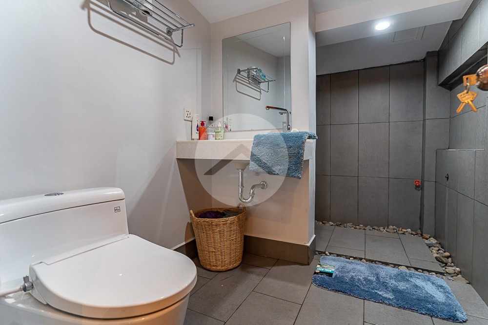 Renovated Duplex 2 Bedroom Apartment For Sale - Riverside, Phnom Penh - Image 12