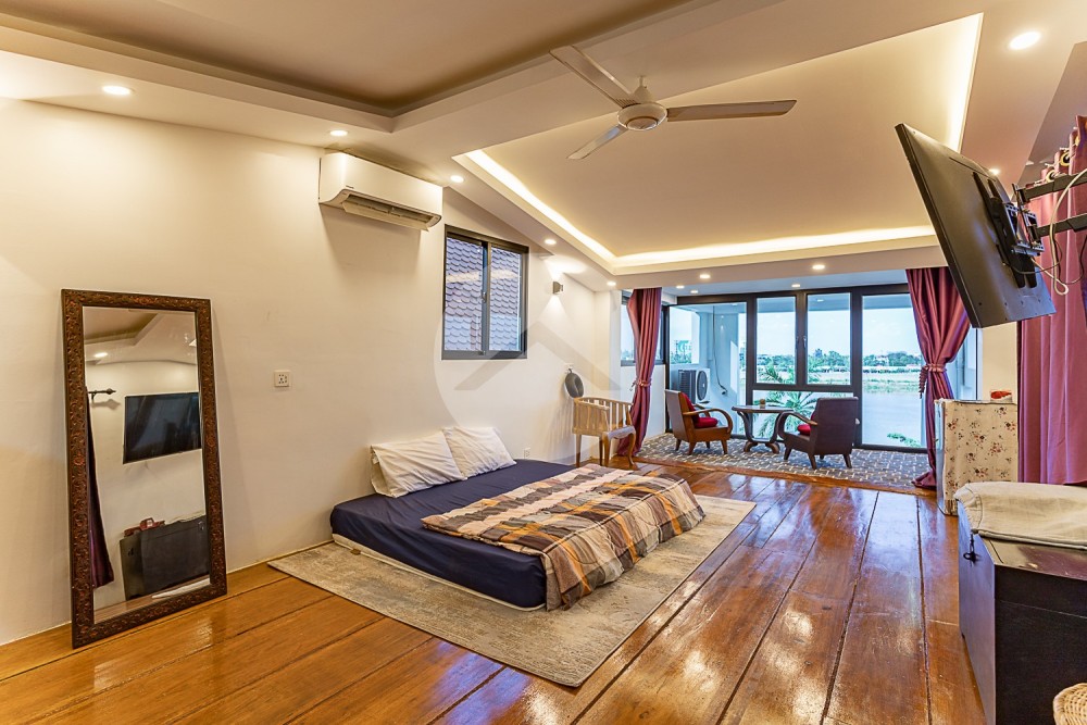 Renovated Duplex 2 Bedroom Apartment For Sale - Riverside, Phnom Penh - Image 2