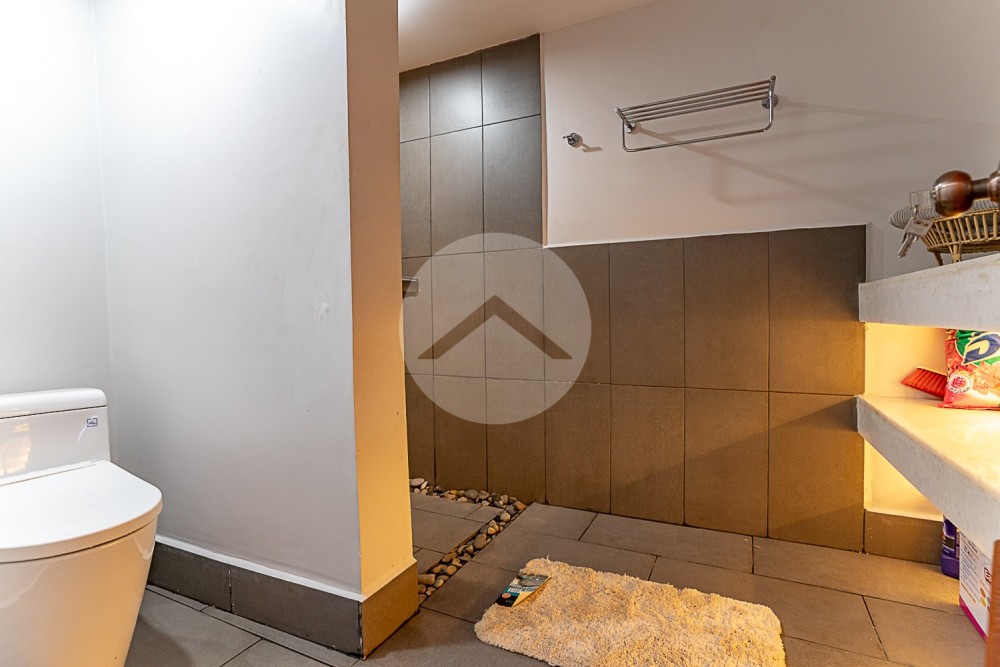 Renovated Duplex 2 Bedroom Apartment For Sale - Riverside, Phnom Penh - Image 17