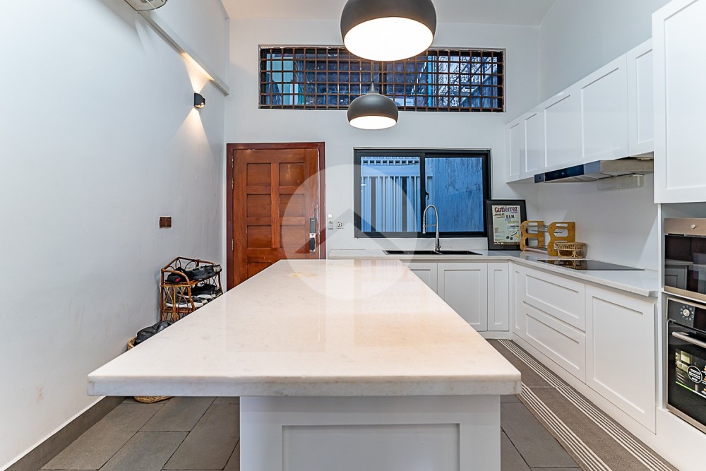 Renovated Duplex 2 Bedroom Apartment For Sale - Riverside, Phnom Penh - Image 14