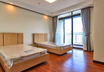 4 Bedroom Condo for Rent - De Castle Royal, BKK1, Phnom Penh thumbnail