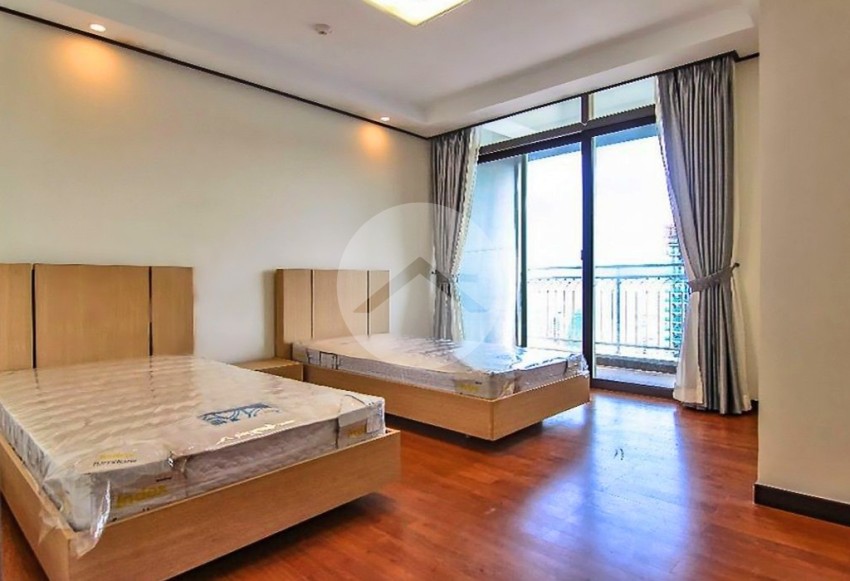 4 Bedroom Condo for Rent - De Castle Royal, BKK1, Phnom Penh