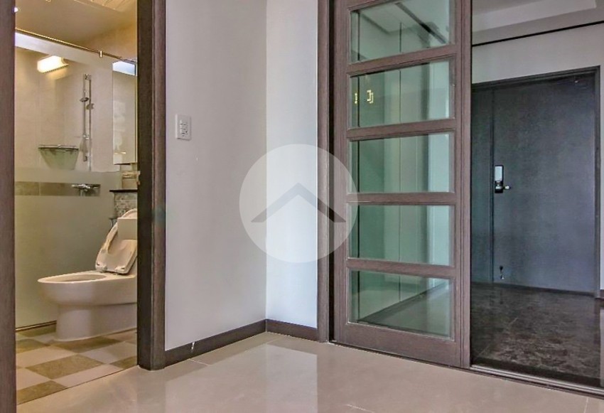 4 Bedroom Condo for Rent - De Castle Royal, BKK1, Phnom Penh