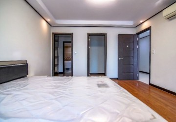 4 Bedroom Condo for Rent - De Castle Royal, BKK1, Phnom Penh thumbnail