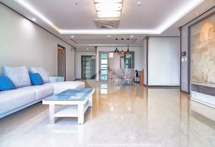 4 Bedroom Condo for Rent - De Castle Royal, BKK1, Phnom Penh