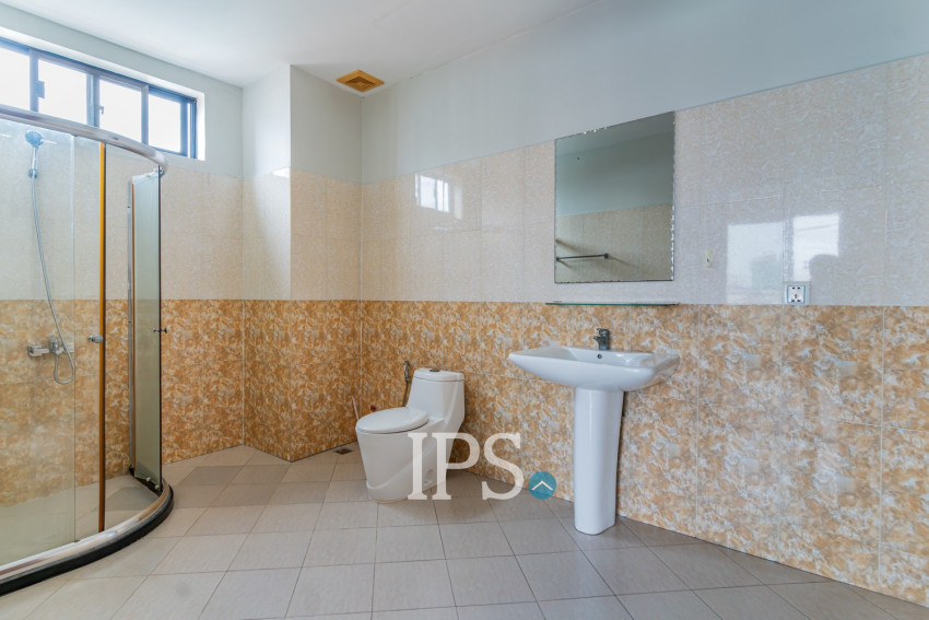 1 Bedroom Serviced Apartment For Rent - Phsar Doeum Thkov, Phnom Penh