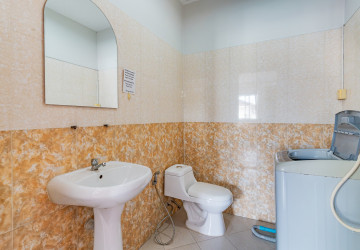 1 Bedroom Serviced Apartment For Rent - Phsar Doeum Thkov, Phnom Penh thumbnail