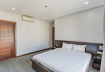 Duplex 4 Bedroom Serviced Penthouse For Rent - BKK1, Phnom Penh thumbnail