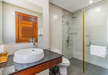 Duplex 4 Bedroom Serviced Penthouse For Rent - BKK1, Phnom Penh thumbnail