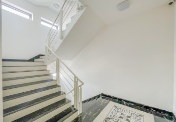 268 Sqm Office Space For Rent - Toul Tum Poung, Phnom Penh thumbnail