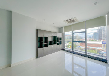268 Sqm Office Space For Rent - Toul Tum Poung, Phnom Penh thumbnail