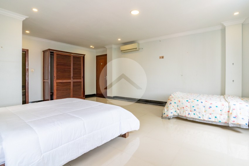 3 Bedroom Serviced Apartment For Rent - Tonle Bassac, Phnom Penh