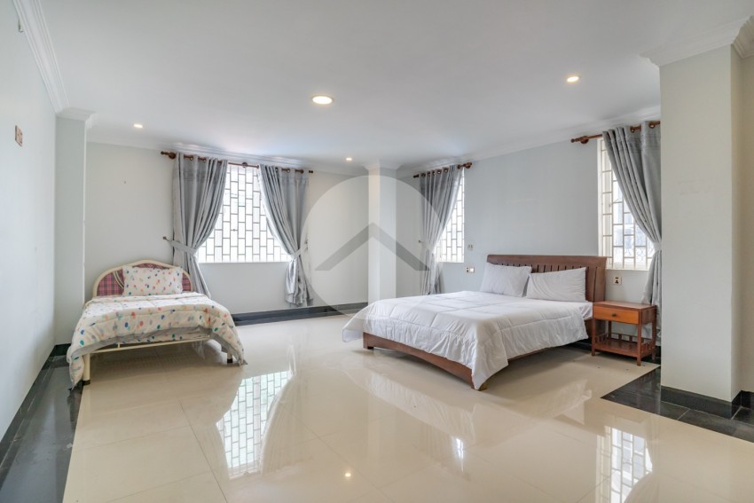 3 Bedroom Serviced Apartment For Rent - Tonle Bassac, Phnom Penh