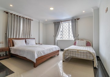 3 Bedroom Serviced Apartment For Rent - Tonle Bassac, Phnom Penh thumbnail