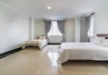 3 Bedroom Serviced Apartment For Rent - Tonle Bassac, Phnom Penh thumbnail