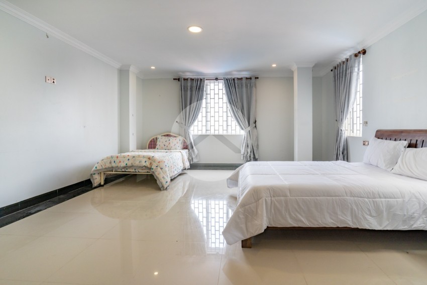 3 Bedroom Serviced Apartment For Rent - Tonle Bassac, Phnom Penh