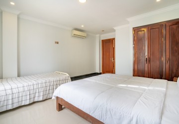 3 Bedroom Serviced Apartment For Rent - Tonle Bassac, Phnom Penh thumbnail