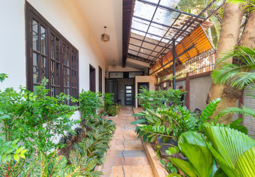 1 Bedroom Apartment For Rent - Sala Kamreuk, Siem Reap thumbnail