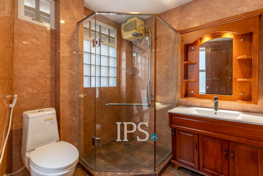 2 Bedroom Serviced Apartment For Rent - Tonle Bassac, Phnom Penh