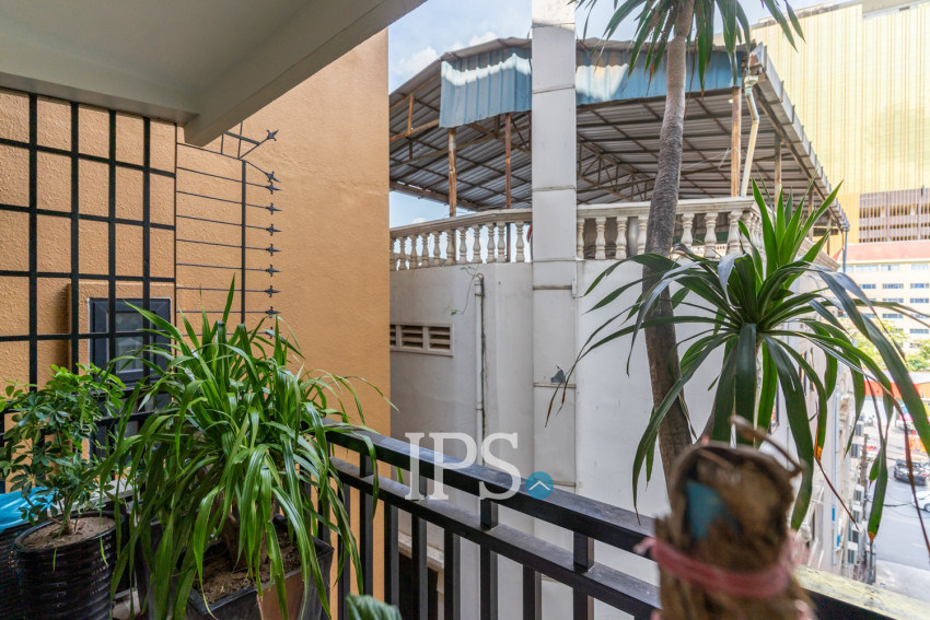 2 Bedroom Serviced Apartment For Rent - Tonle Bassac, Phnom Penh