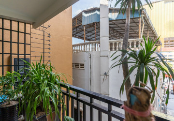 2 Bedroom Serviced Apartment For Rent - Tonle Bassac, Phnom Penh thumbnail