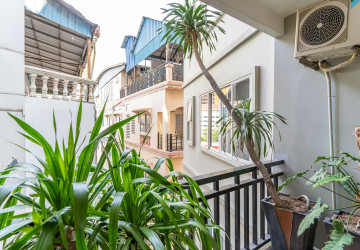 2 Bedroom Serviced Apartment For Rent - Tonle Bassac, Phnom Penh thumbnail