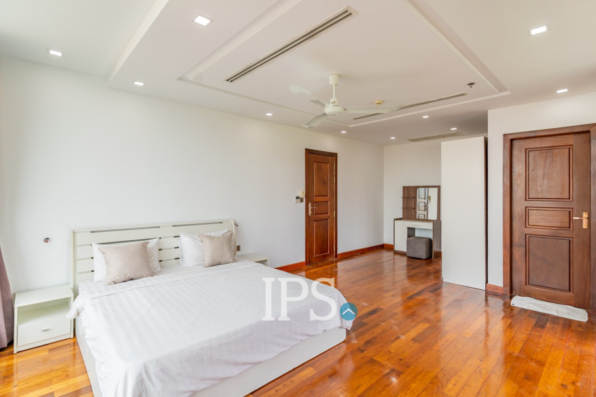 3 Bedroom Serviced Apartment For Rent - BKK1, Phnom Penh