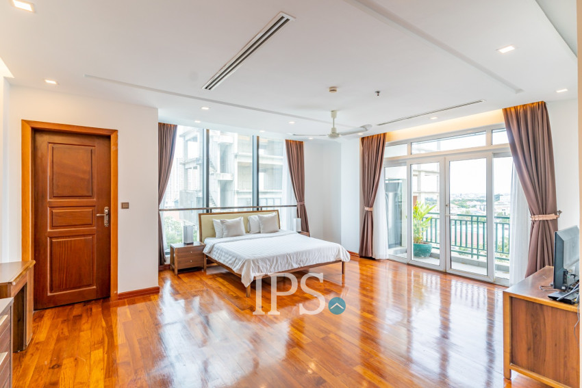 3 Bedroom Serviced Apartment For Rent - BKK1, Phnom Penh