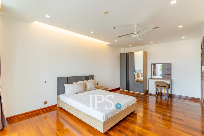 3 Bedroom Serviced Apartment For Rent - BKK1, Phnom Penh