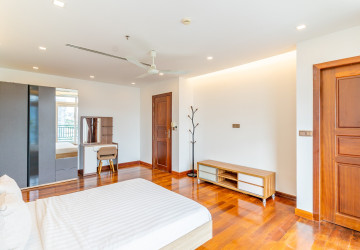 3 Bedroom Serviced Apartment For Rent - BKK1, Phnom Penh thumbnail