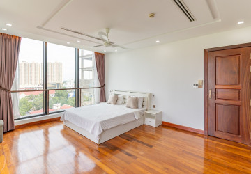 3 Bedroom Serviced Apartment For Rent - BKK1, Phnom Penh thumbnail