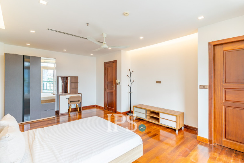 3 Bedroom Serviced Apartment For Rent - BKK1, Phnom Penh