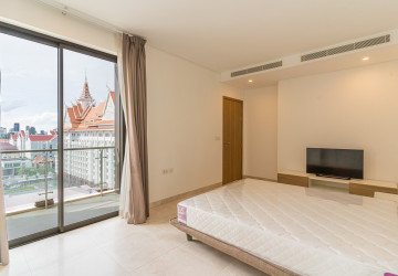 12th Floor 3 Bedroom Apartment For Sale - Embassy Residences, Tonle Bassac,  Phnom Penh thumbnail