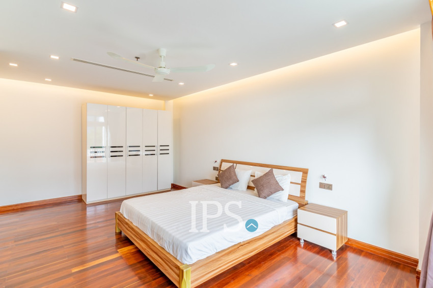 2 Bedroom Serviced Apartment For Rent - BKK1, Phnom Penh