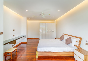 2 Bedroom Serviced Apartment For Rent - BKK1, Phnom Penh thumbnail