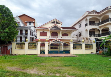 8 Bedroom Commercial Building For Rent - Svay Dangkum, Siem Reap thumbnail