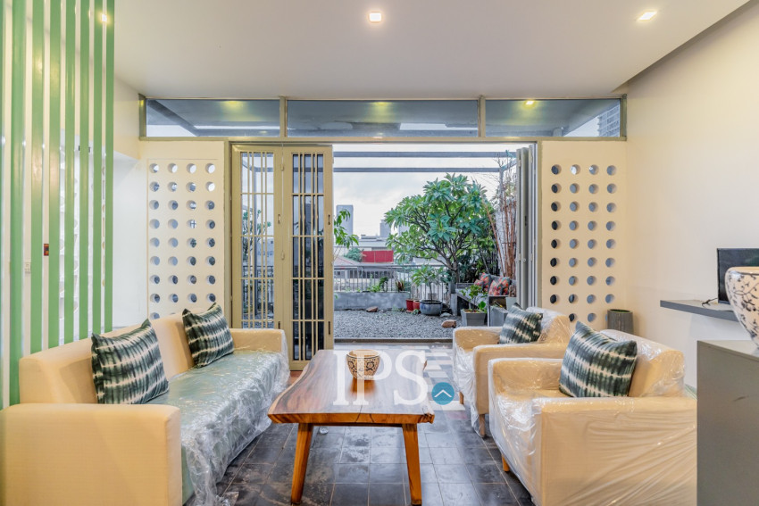 Renovated 2 Bedroom Apartment For Rent - Beoung Raing, Phnom Penh