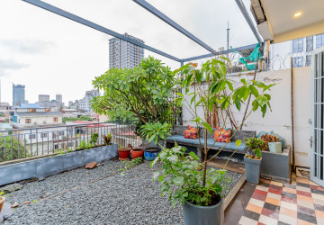 Renovated 2 Bedroom Apartment For Rent - Beoung Raing, Phnom Penh thumbnail