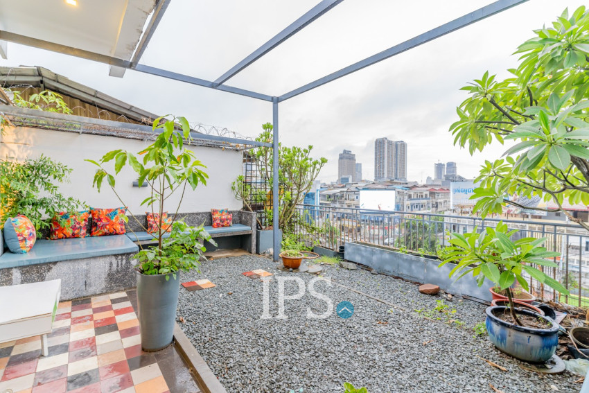 Renovated 2 Bedroom Apartment For Rent - Beoung Raing, Phnom Penh