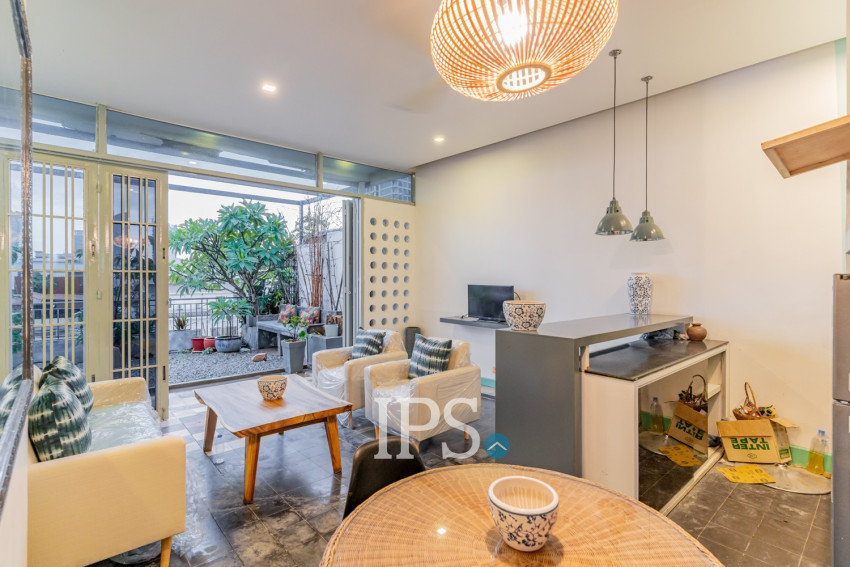 Renovated 2 Bedroom Apartment For Rent - Beoung Raing, Phnom Penh