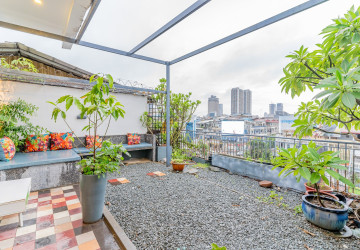 Renovated 2 Bedroom Apartment For Rent - Beoung Raing, Phnom Penh thumbnail