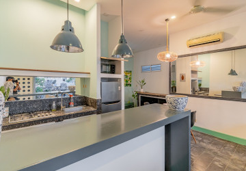 Renovated 2 Bedroom Apartment For Rent - Beoung Raing, Phnom Penh thumbnail