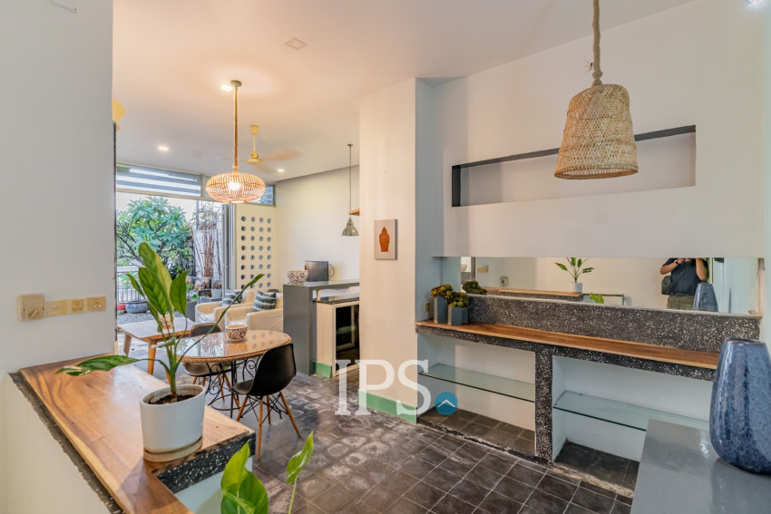 Renovated 2 Bedroom Apartment For Rent - Beoung Raing, Phnom Penh