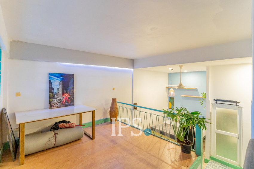 Renovated 2 Bedroom Apartment For Rent - Beoung Raing, Phnom Penh