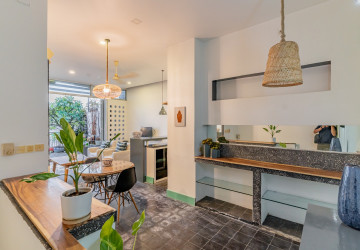 Renovated 2 Bedroom Apartment For Rent - Beoung Raing, Phnom Penh thumbnail